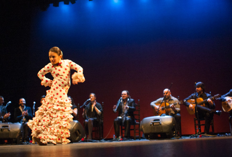 Grupo flamencos de badajoz en homenaje a La Quilla, en el teatro lopez de ayala, Victoria Vega, bailaora