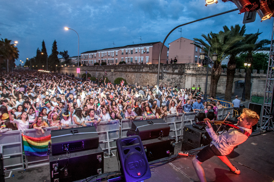 Fiesta de los palomos cojos LGTBI