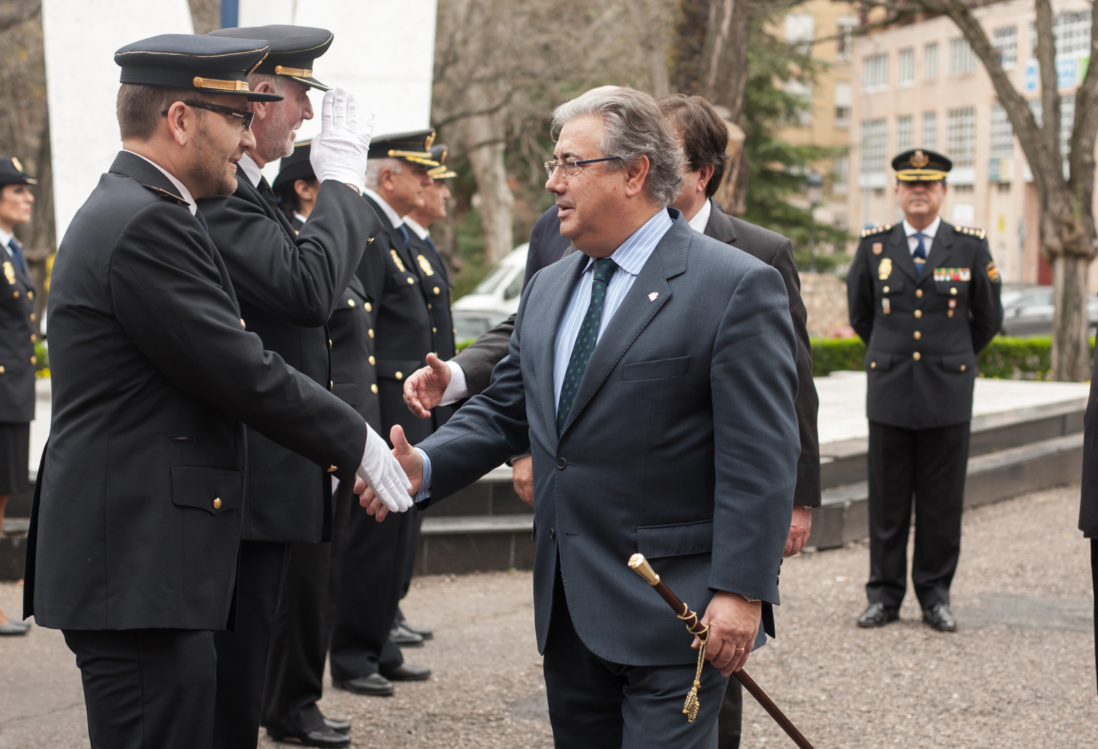 de Badajoz.
El ministro del Interior, Juan Ignacio Zoido, visita junto a presidente de la junta de extremadura fernandez vara dependencias de la guardia Civil y Policía Nacional .