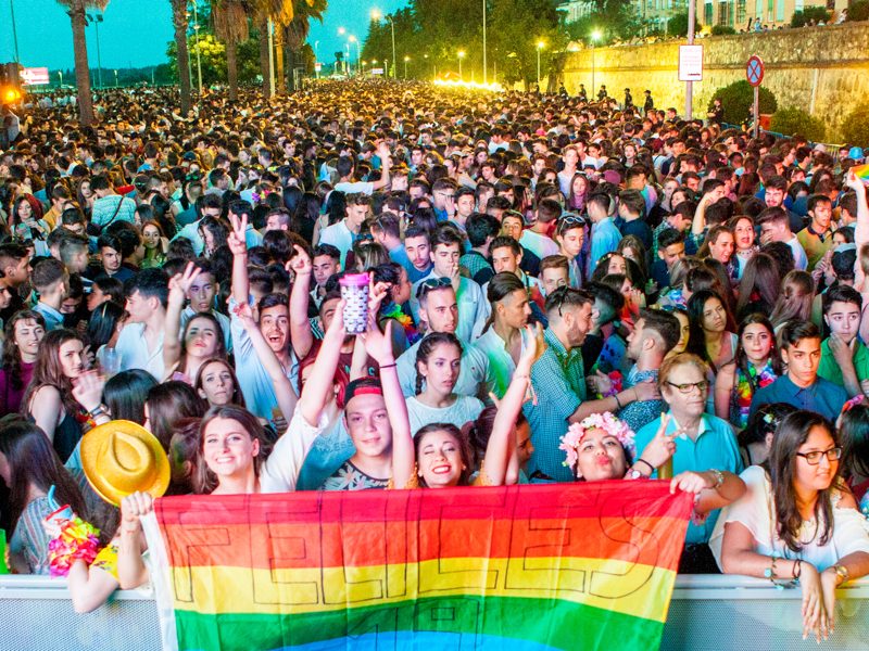 Fiesta de los palomos cojos LGTBI